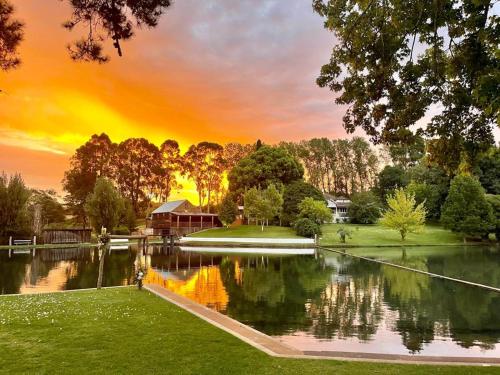 Swimming pool, Fonty's Pool Caravan Park and Chalets in Manjimup