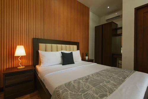 Deluxe Room image 3
