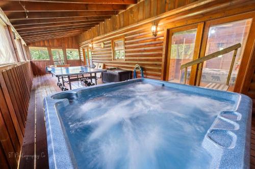 Hibernation Station in Sevierville, USA