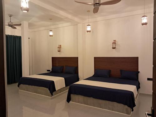 Triple Room with Private Bathroom image 2