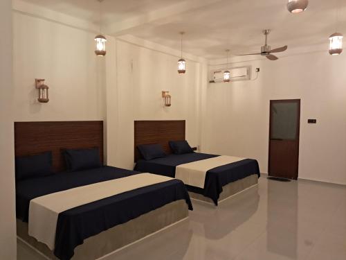 Triple Room with Private Bathroom image 1
