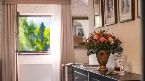 Savoy Hotel - image 27