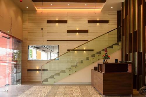 Hotel Shahi Executive in Karad