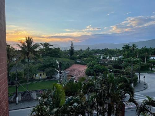 Apto com varanda Wi-Fi, Netflix - 400 m da praia in Jardim Virginia