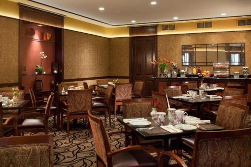 Chestnut Hill Hotel - 편의 시설/서비스
