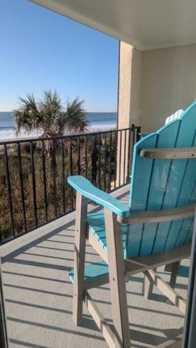 Terrapin Waves in North Topsail Beach, USA