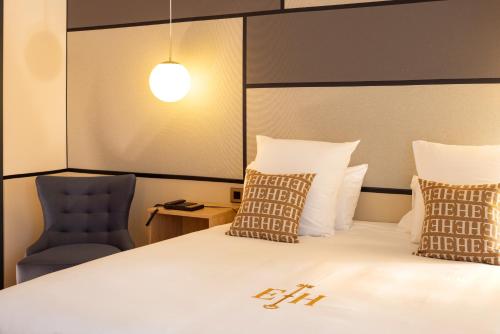 2 twin beds