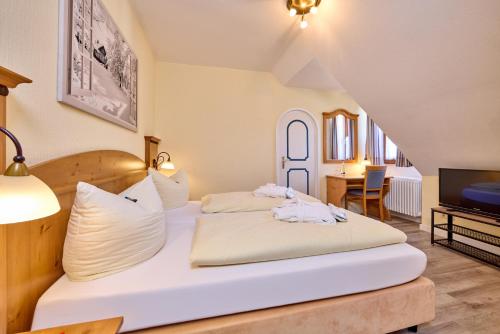 Family Room (2-4 Adults) room in Hotel Vier Jahreszeiten