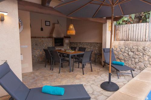 Stadthaus - Alica 8 - Pool, Barbecue, Garten, Terrassen und im Winter Zentralheizung und Kamin, hochwertig saniert, Pollença (foto 3)