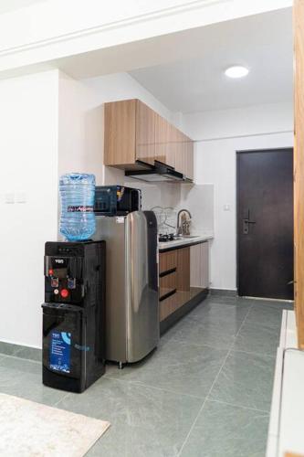 Chic high-rise with picturesque city skyline view