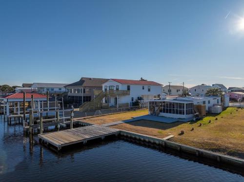 Waterfront Trailer- Private Dock and Boat Lift on Canal - Pets Allowed