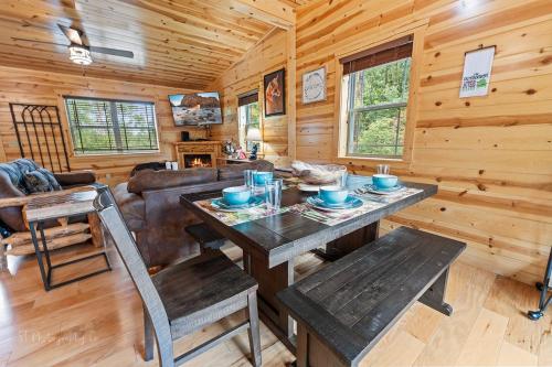 Foxs Den in Pigeon Forge, USA