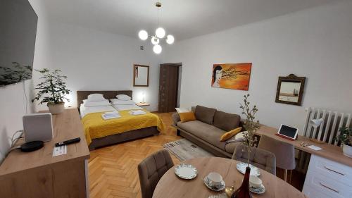Klimatyczny apartament na Bielanach przy metrze, Варшава