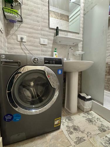 Luxury Inn: 2BR Prime location in Madinaty B12 - image 11