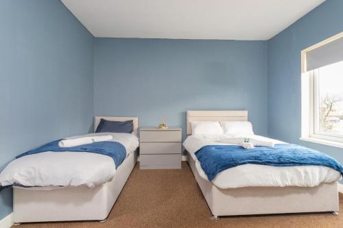 HIGH STREET APARTMENT, SLEEPS 6 GUESTs! in Nuneaton