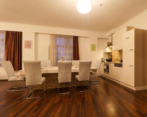 廚房, Großes, vollausgestattes Apartment fur 5 Personen mit WLAN, vollausgestatteter Kuche, Waschmaschine  in 克里米喬