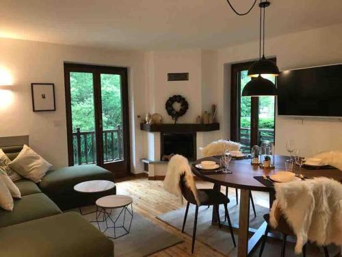 Mont Blanc View 2BR with Balcony & Parking