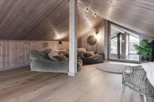 Modern cabin with a Mountain View in Nesbyen