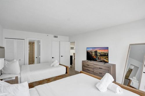 Ocean View Serenity Condo Beach Service 915 in Miami Beach, USA