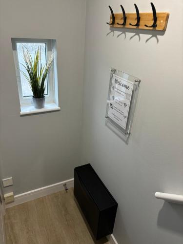 Skyline Loft - Modern Private King Room with Ensuite, Birmingham (foto 7)