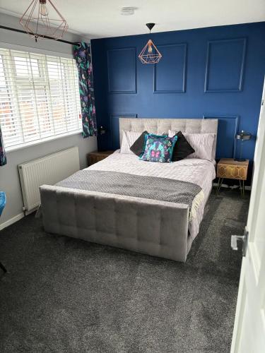 Skyline Loft - Modern Private King Room with Ensuite, Birmingham