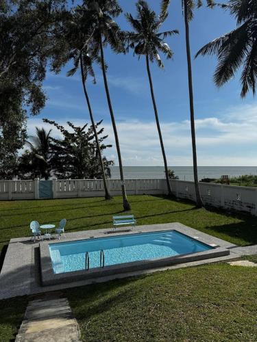 Titian Ombak PD - vila tepi pantai dengan kolam renang