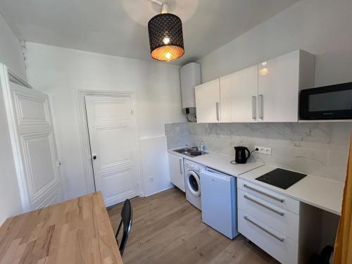 ห้องครัว, Studio Cosy Charme Ancien in ทิซี-เล-บูร์ฌ