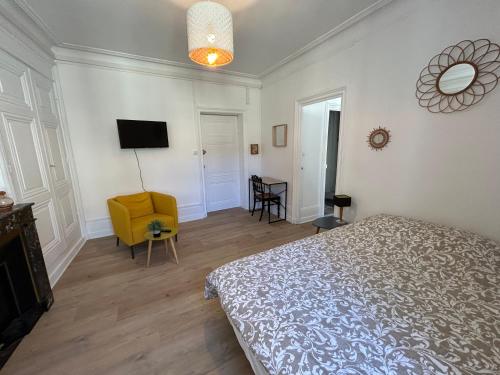 Studio Cosy Charme Ancien in ทิซี-เล-บูร์ฌ