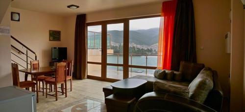 VIP Complex in Sarnitsa