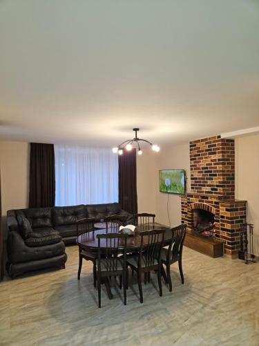 Koplietošanas atpūtas telpa ar TV, Cottage Timotea in Kimotesubani