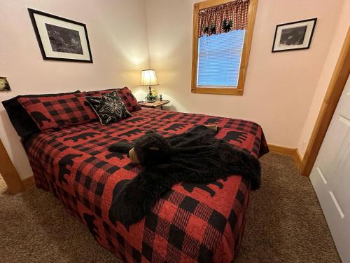 The Bear Den - image 10