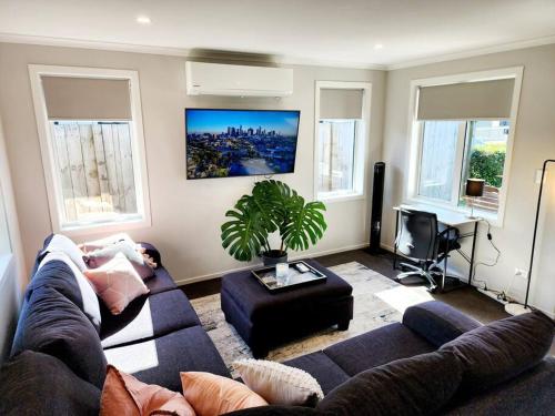 Stylish Fresh Haven for up to 8 guests