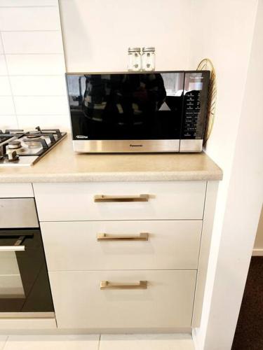 Stylish Fresh Haven for up to 8 guests