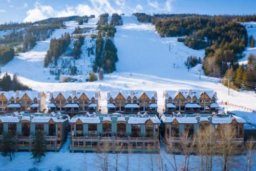 สภาพแวดล้อมโดยรอบ, Mountain Escape for Ski and Golf Enthusiasts in คิมเบอร์เลย์ (BC)
