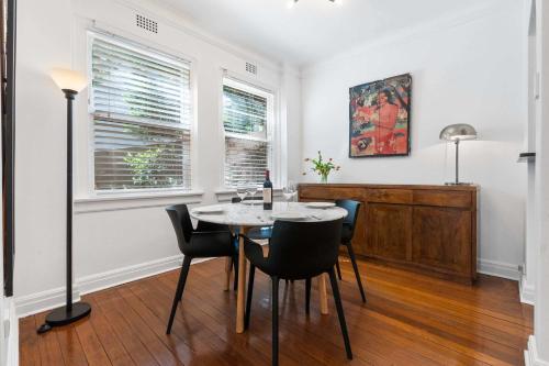 Art-Deco Gem in Midlothian Opposite Beach in Bellevue Hill
