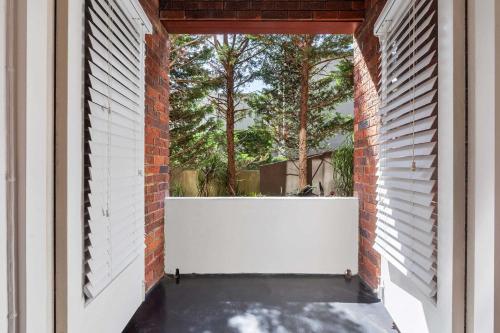 Art-Deco Gem in Midlothian Opposite Beach in Bellevue Hill