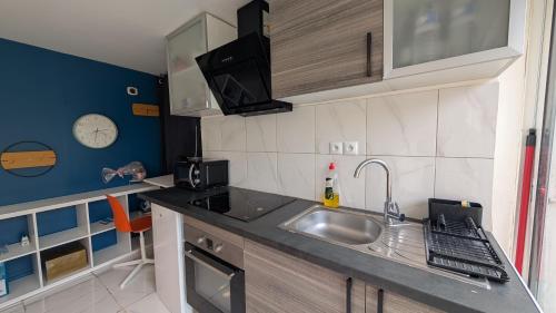 кухня, Studio calme dans un quartier résidentiel - Proche Paris (Studio calme dans un quartier residentiel - Proche Paris) in Карьера-сюр-Сен