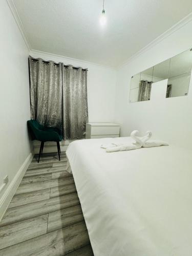 Tarbert Walk Rooms BnB Wapping Rail Station