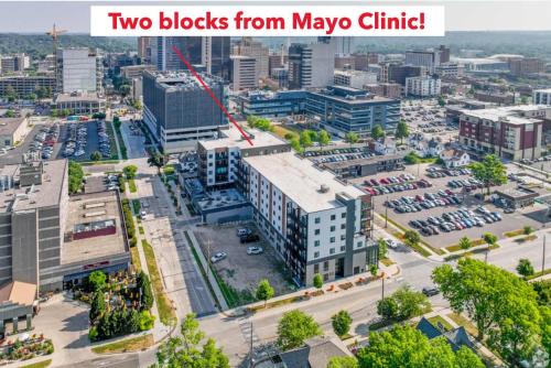 2 Bedroom Brand New Apartment Near Mayo, Park Free in Rochester, USA