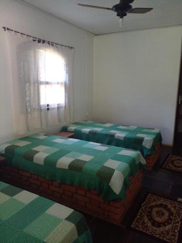 Lindo Rancho na beira do rio com piscina