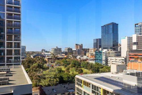 The Balfours Haven - 1BR CBD with Wifi Parking - image 2