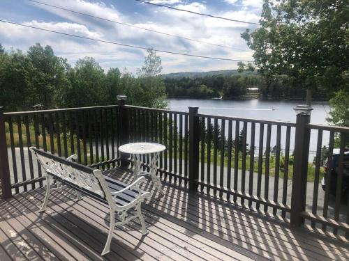 Golden Hour Villa in Peggy's Cove Rd