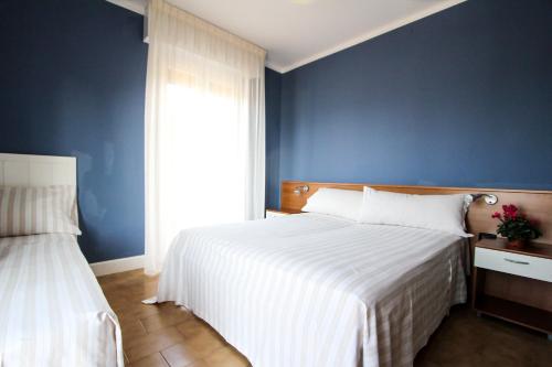 Triple Room image 5