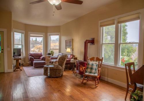 Yosomite Gateway Historic Victorian with Modern Touch in Sonora (CA)