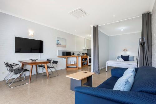 Windsurfer Beach Chalet 3