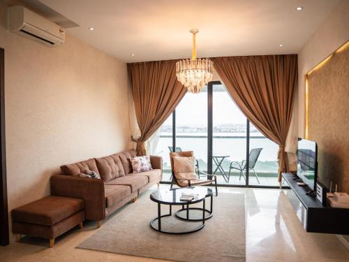 Tasteful Marina View 3BR Permas w Balcony Seaview Permas by Our Stay