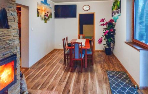 Gorgeous Home In Nowe Warpno With Wifi