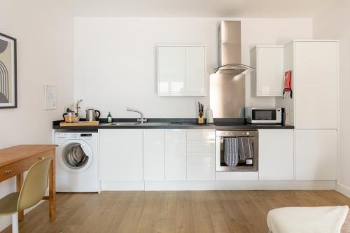 Queen's Lodge, Redhill in Redhill West