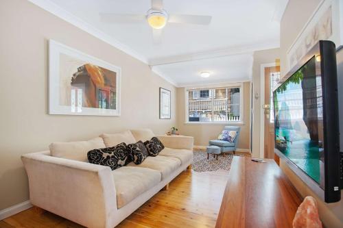 Balmain 2 Bed Cottage - New Listing - image 11