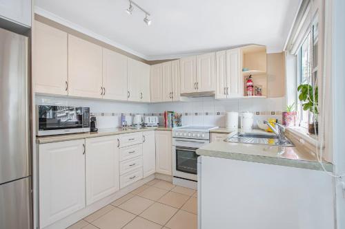 Balmain 2 Bed Cottage - New Listing - image 4